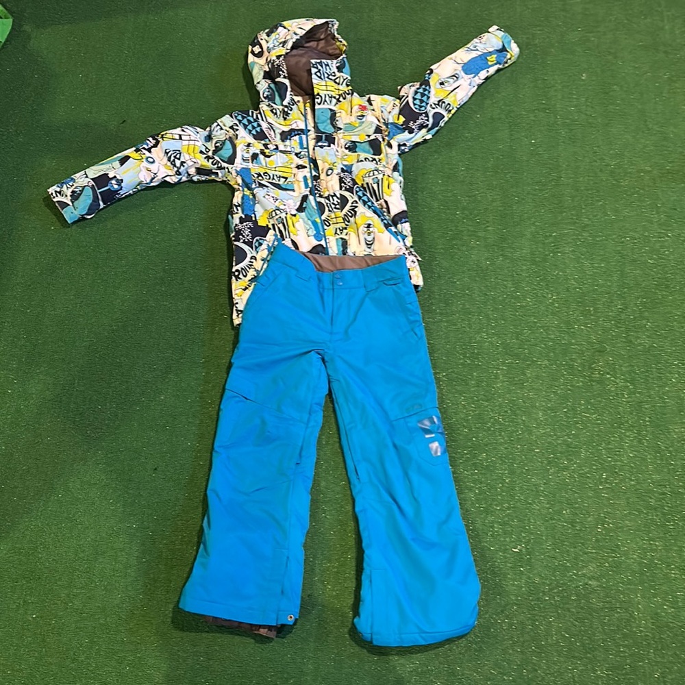 DC Snowsuit with blue pants and detailed coat